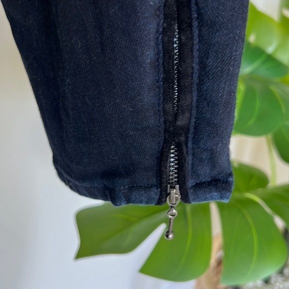 PAIGE Skinny Jeans Ankle Length Classic Dark Wash Jeans Velvet Zipper Details - Picture 4 of 9